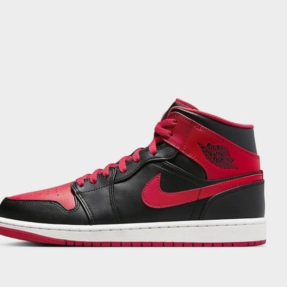 Air Jordan retro 1 classic black and red shoes 100 % authentic - Picture 3 of 6